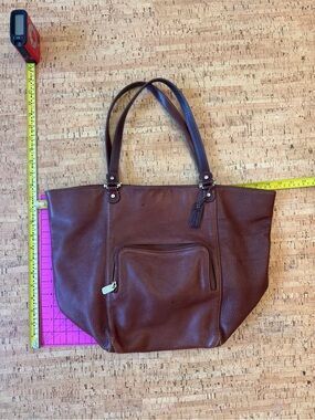 Liz Claiborne Leather Tote Bag in Brown - Classic Everyday Carry
